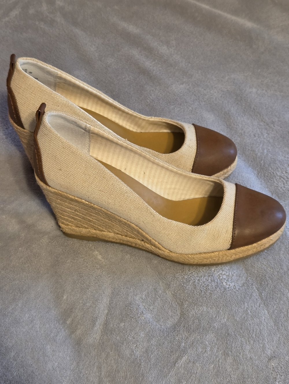 G.H. Bass & Co. Beige Canvas and Brown Cap-Toe Espadrille Wedges 10
